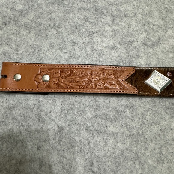 Montana Silversmiths Calf Hair Silver Rhinestone Genuine Leather Hand Tooled 32‎